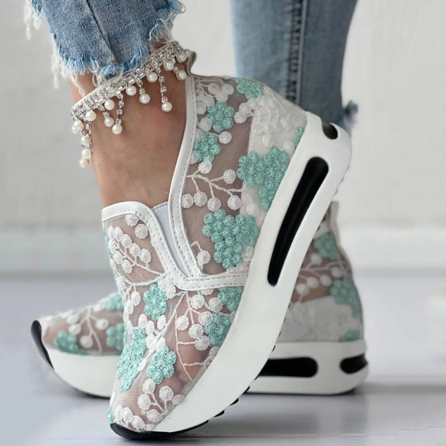 Floral Comfort Thick Sole Shoes: Breathable Mesh Sneakers for Women